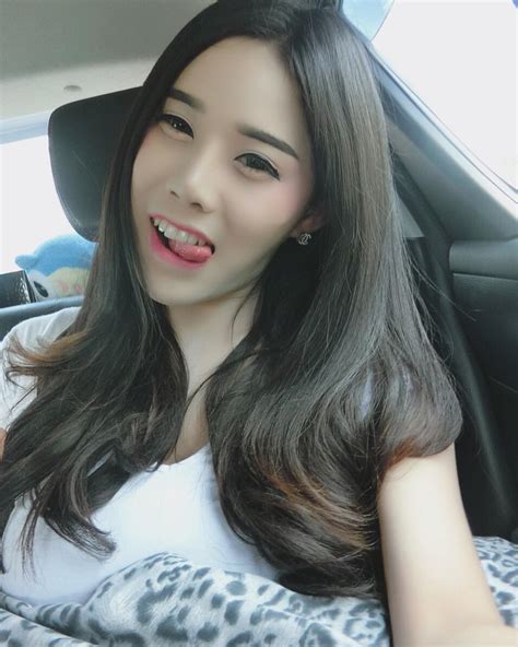 Tiny Asian ladyboy shemale teen blonde Itim takes a foreigners .